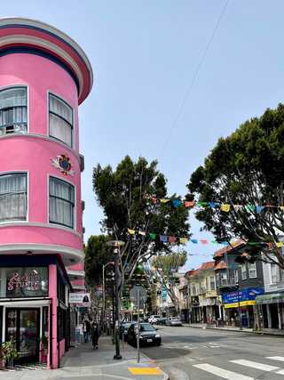 A colourful shopping street with Latin influences in Mission