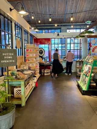 Beautiful space selling arts and home decor