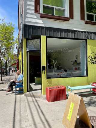 A sunny day outside Hamers Coffee