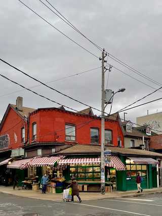 Moody day at Kensington Street