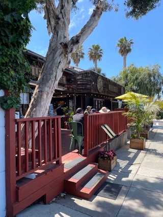 The ralaxed terrace at Leilani's Hawaiian restaurant at Pacific Beach
