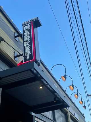 The iconic sign ogf Melrose Market