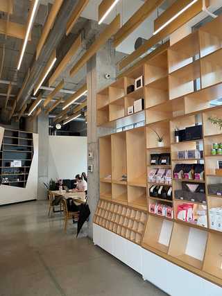 A magnificent entrance at Nava with high ceilings