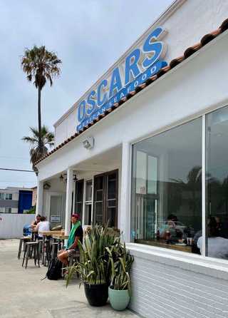The relaxed terrace of Oscar's Mexican Seafood at Pacific Beach