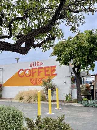 A colourful mural of Surf Lounge at Pacific Beach